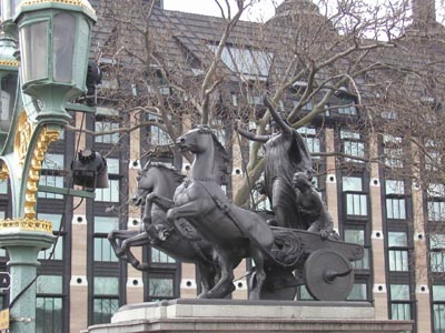 another-interesting-statue-in-london-3-22-2002.jpg