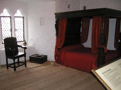 tower-of-london-eleven-bed-chamber-3-22-2002.jpg